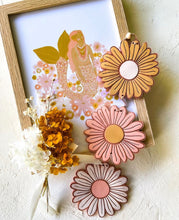 Load image into Gallery viewer, 3 Tier Terracotta Daisies