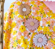 Load image into Gallery viewer, 3 Tier Terracotta Daisies