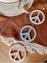 Load image into Gallery viewer, 3 Tier Peace Signs