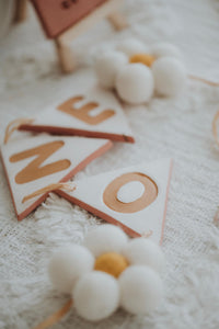 ‘ONE’ High Chair Bunting